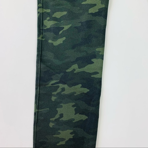 Spanx Look At Me Now Seamless Green Camo Legging - Picture 6 of 9